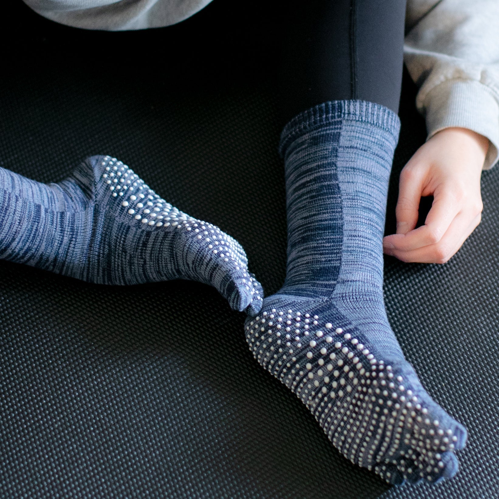 Regnsncox | Five-Toe Cotton Crew Socks with Textured Sole and Smooth Yarn Blend