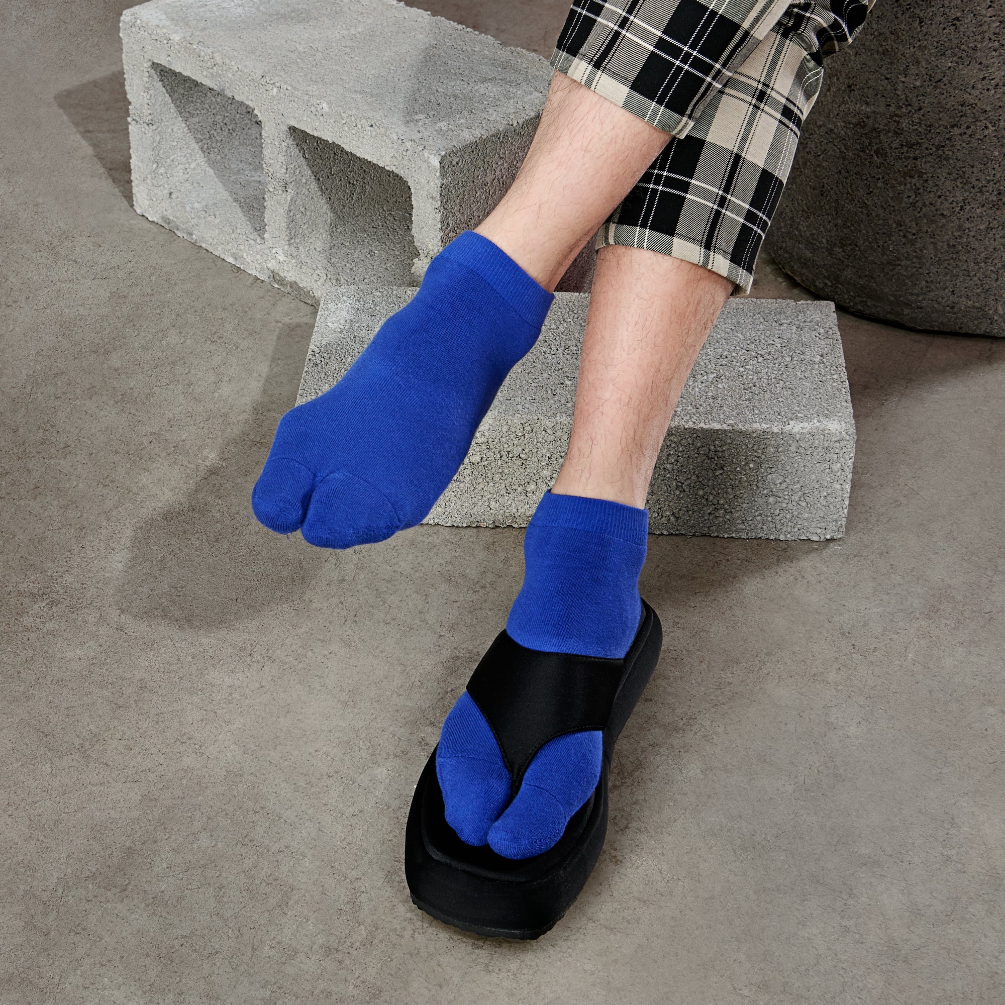 Regnsncox | Cushioned Cotton Tabi Ankle Socks with Soft Pile Interior