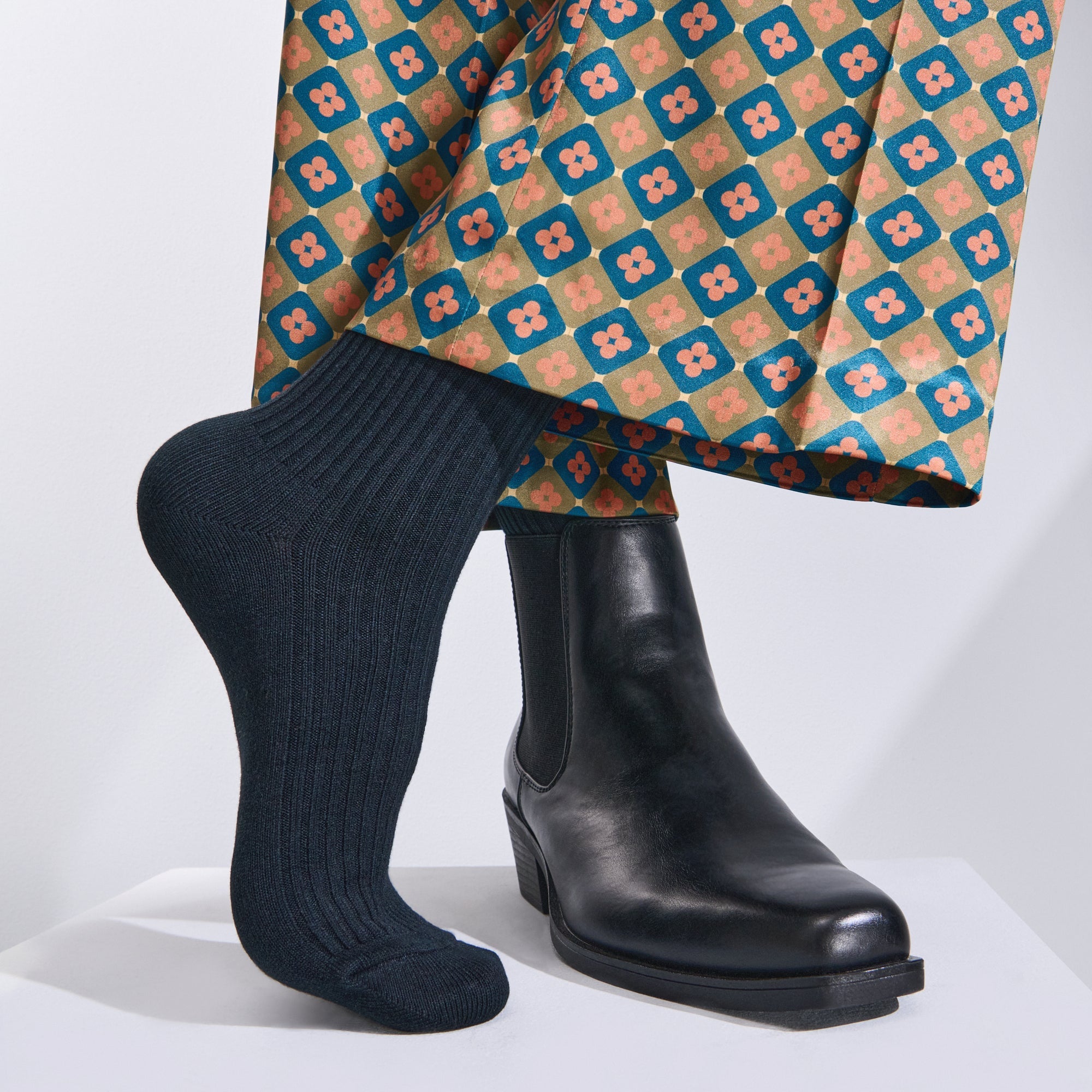 Regnsncox | Power Fit Cotton Crew Socks for Everyday Comfort and Active Use