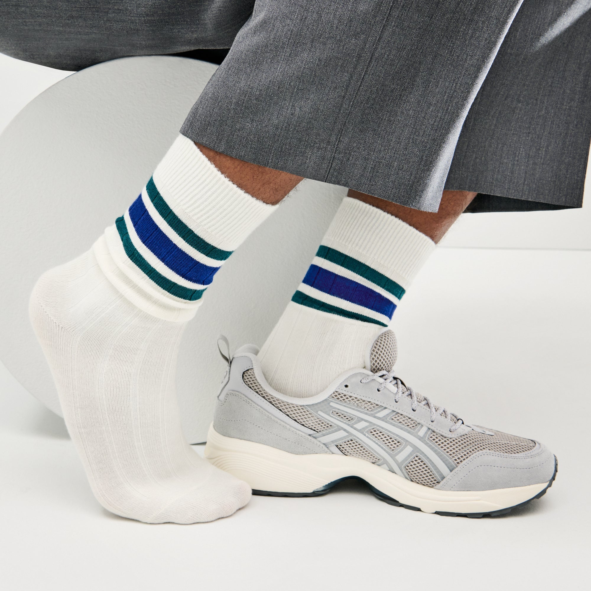 Regnsncox | Merino Blend Crew Socks with Fine Stripe Knit Design