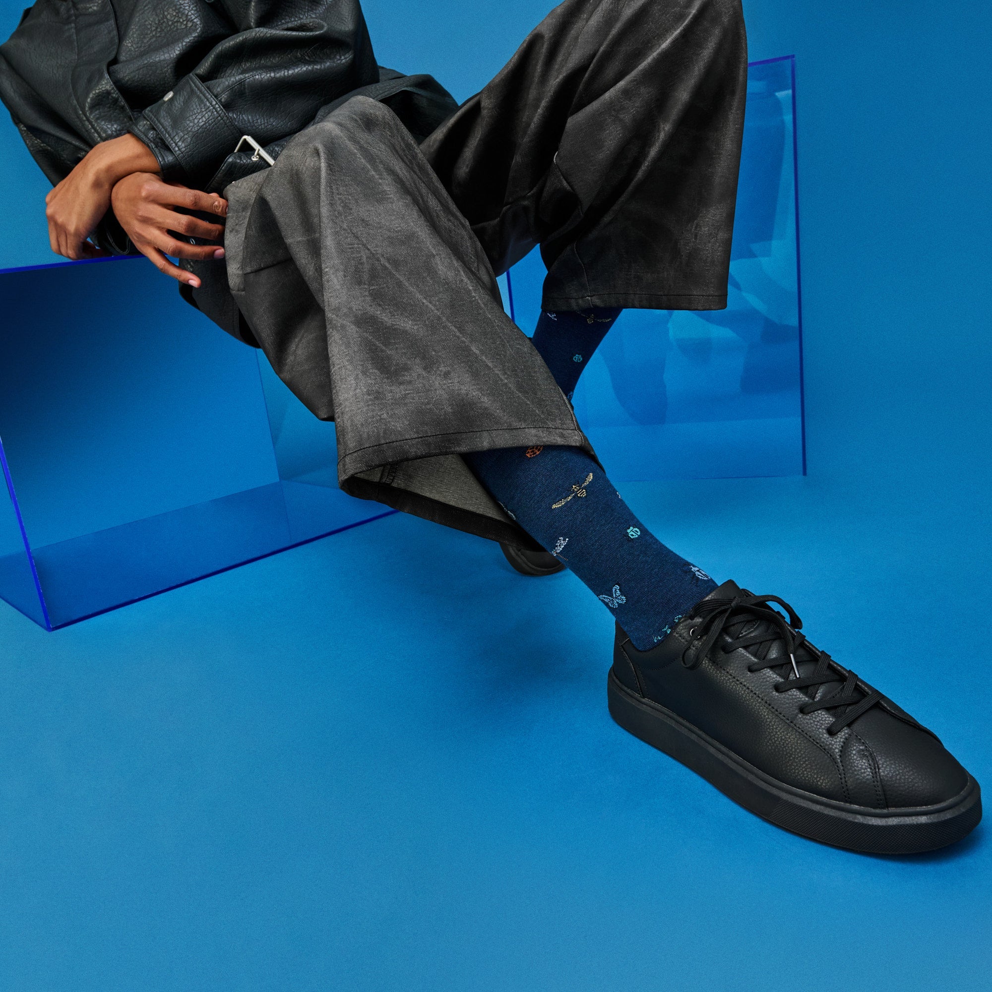 Regnsncox | Bug Field Guide Crew Socks – Sophisticated Insect Motif, Premium Cotton Comfort