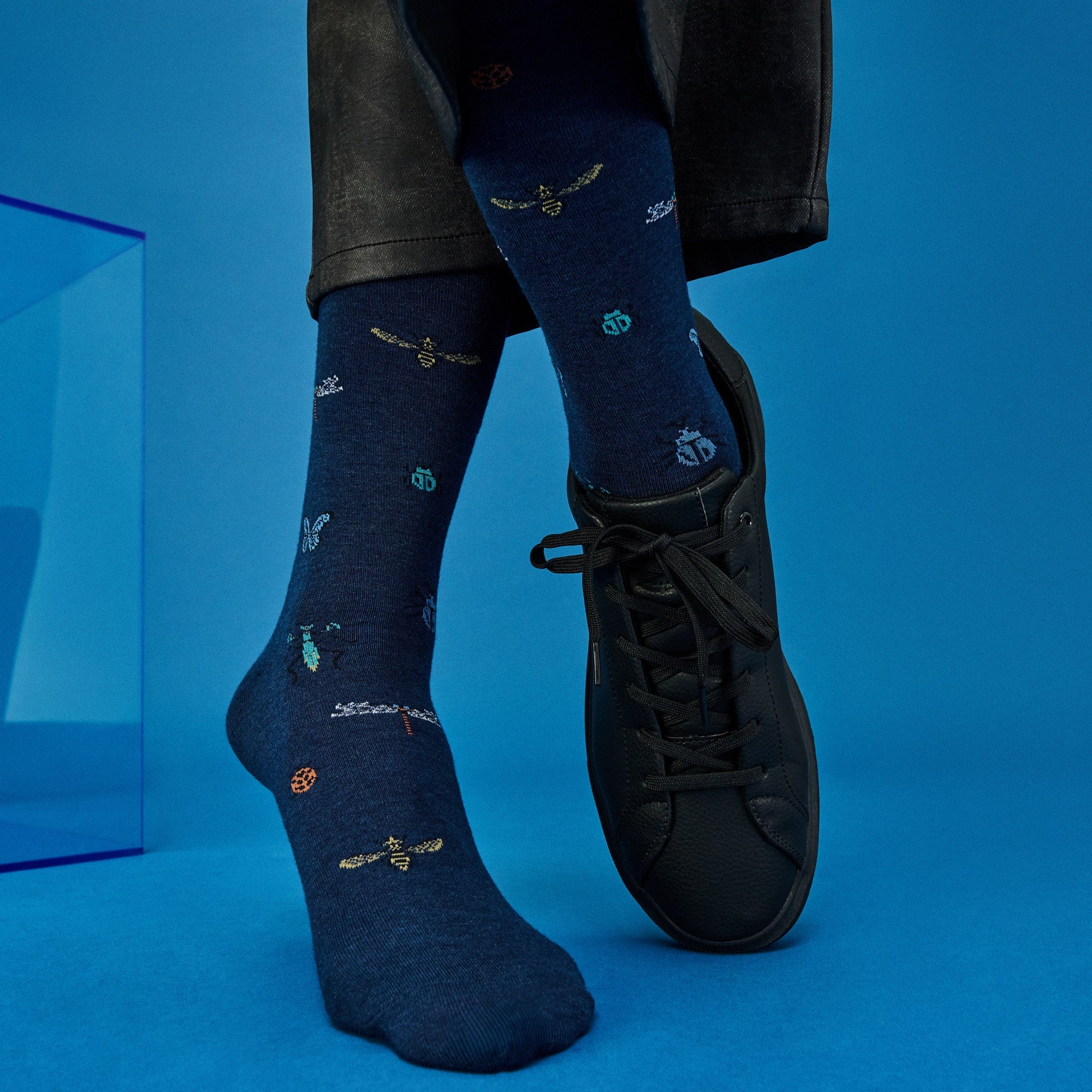 Regnsncox | Bug Field Guide Crew Socks – Sophisticated Insect Motif, Premium Cotton Comfort