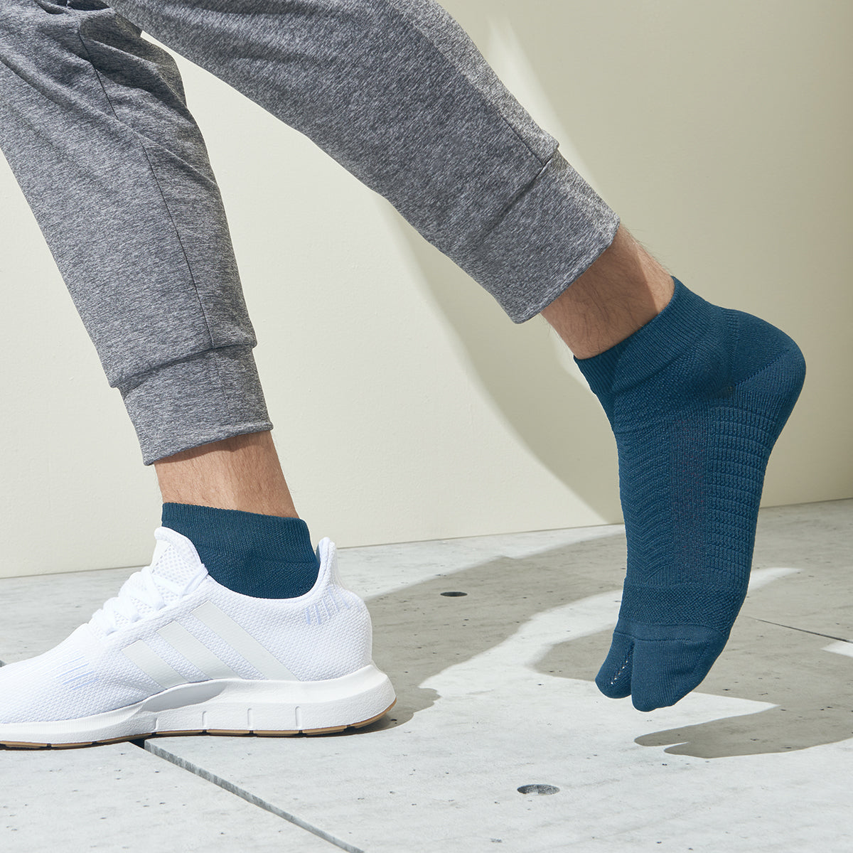 Regnsncox | Performance Tabi Running Socks with 3D Fit and Grip Sole