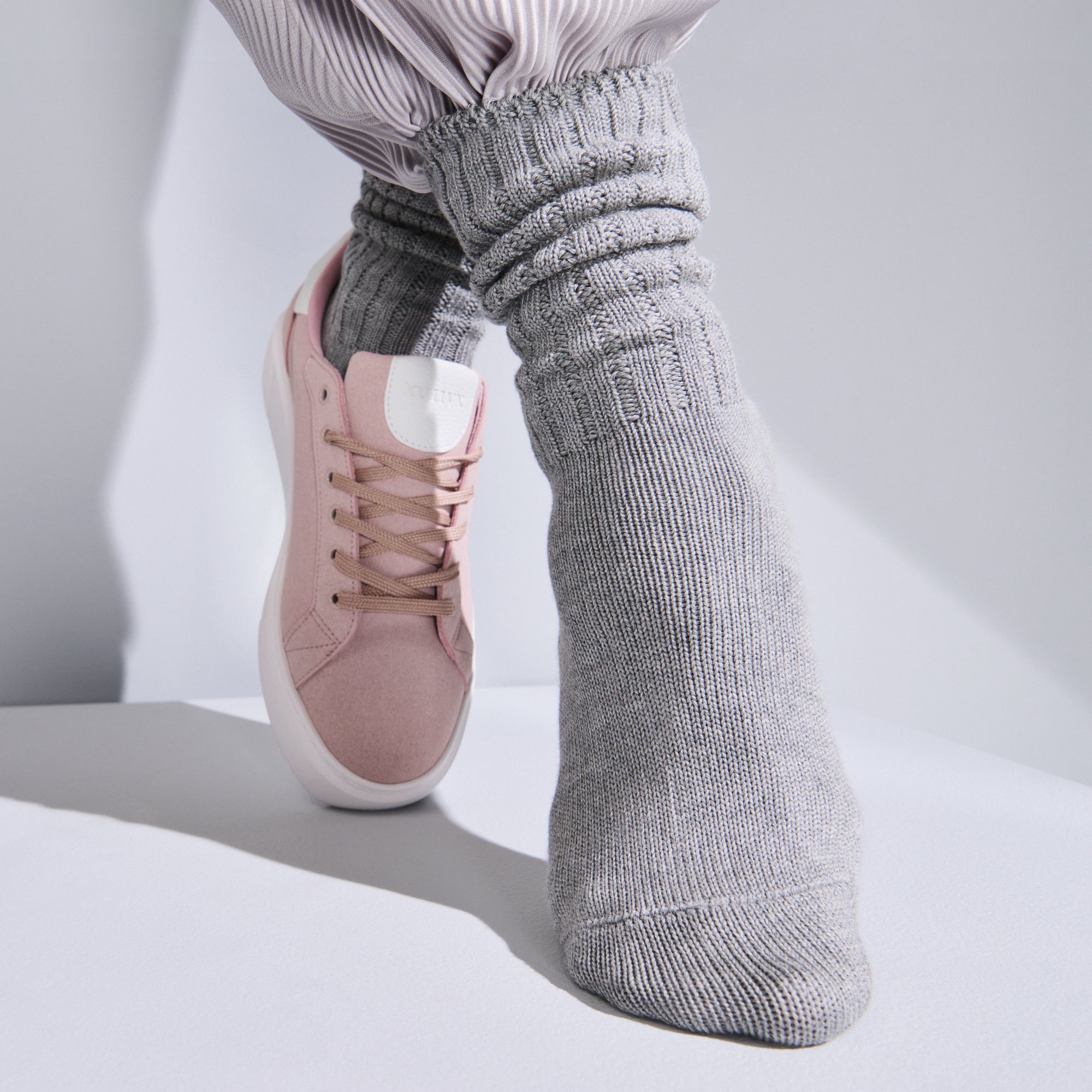 Regnsncox | Organic Cotton Ribbed Crew Socks with Relaxed Vintage Texture