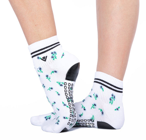 Regnsncox | Women’s Ankle-Length Crew Grip Socks with Stripe Detail  Classic Women’s Ankle Crew Grip Sock