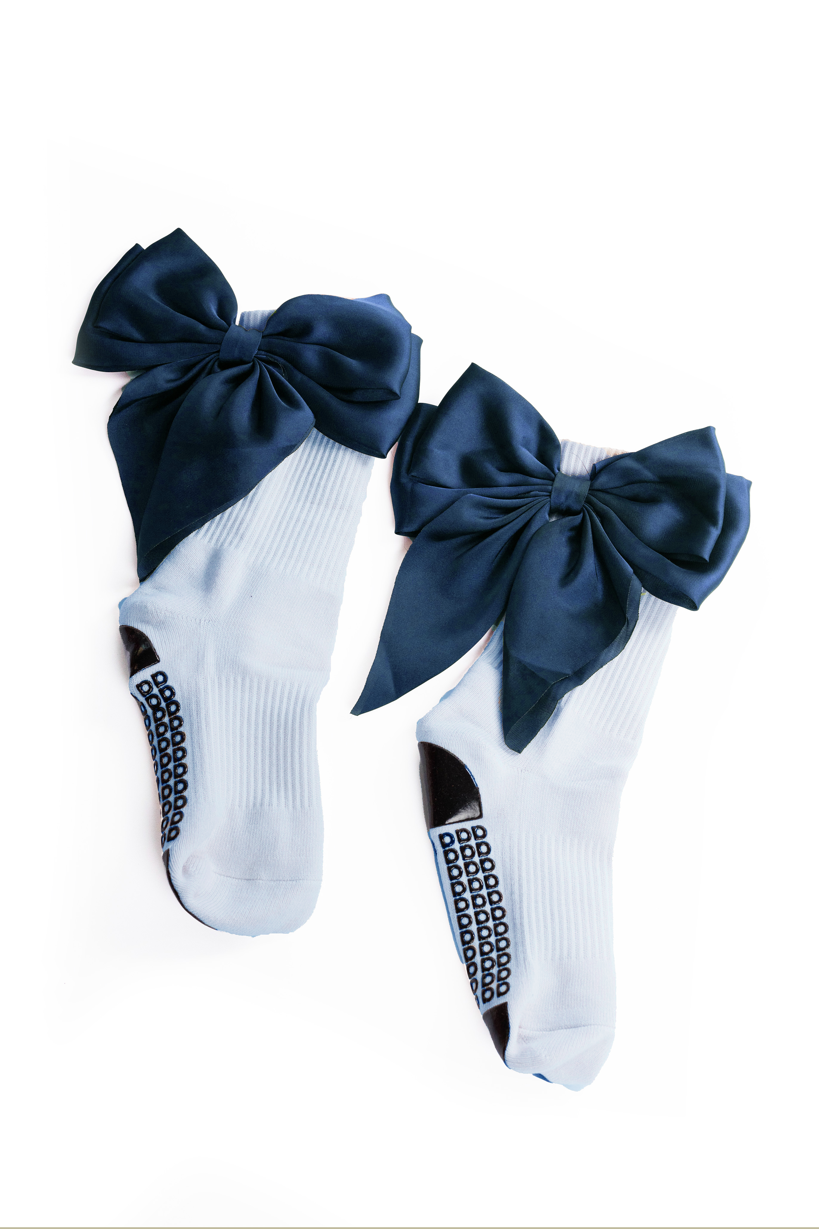 Regnsncox | Women’s Crew Grip Socks with Bow Detail