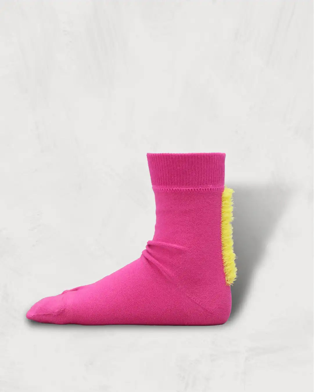 Regnsncox | Split-Toe Socks with Mohawk-Inspired Back Detail