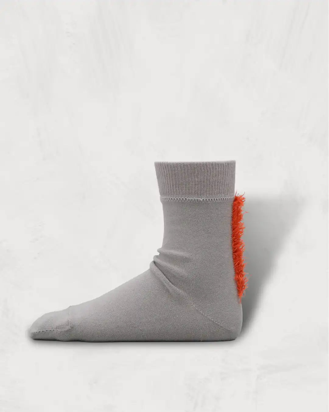 Regnsncox | Split-Toe Socks with Mohawk-Inspired Back Detail