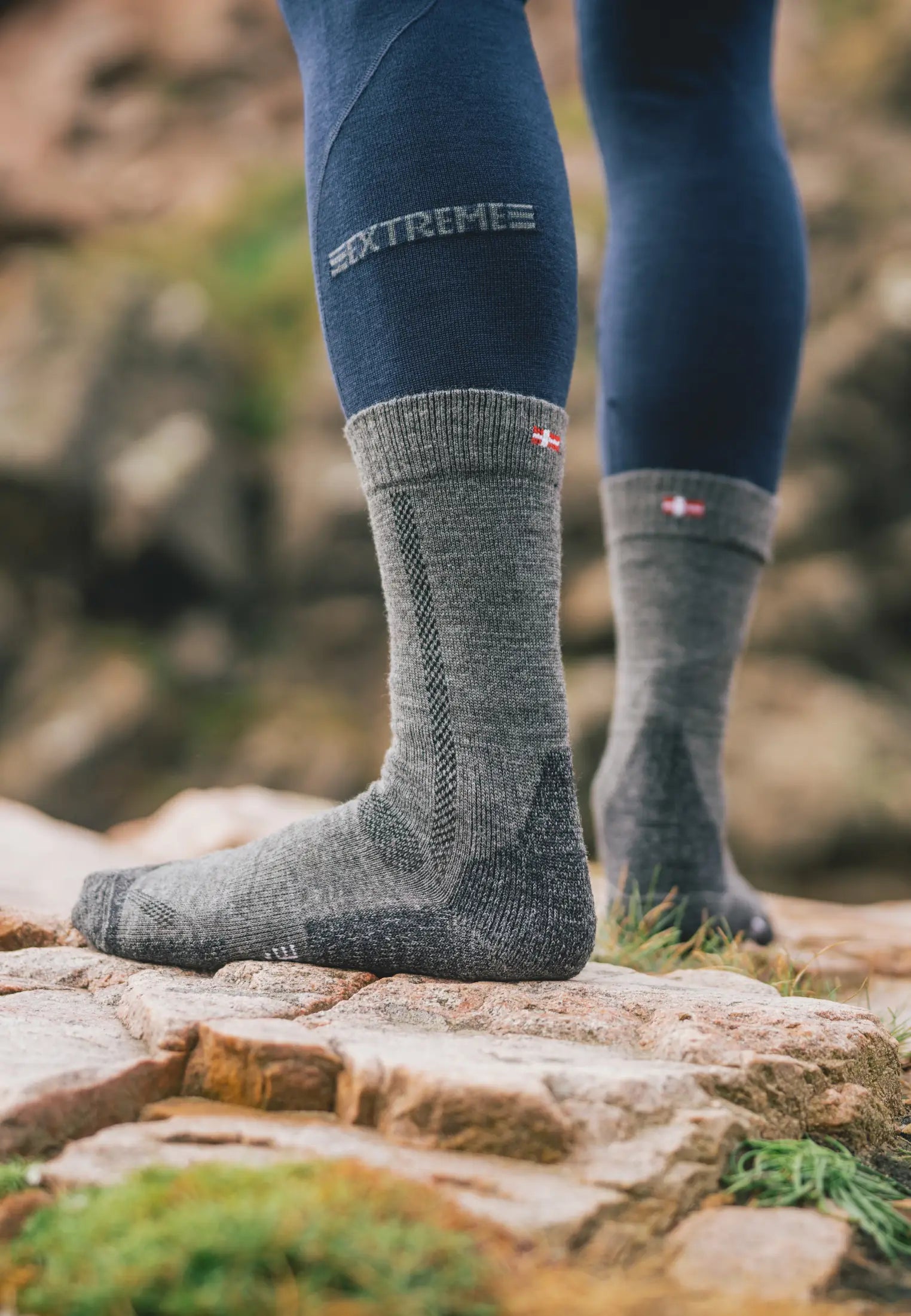 Regnsncox | Merino Wool Blend Hiking Crew Socks for Outdoor Wear