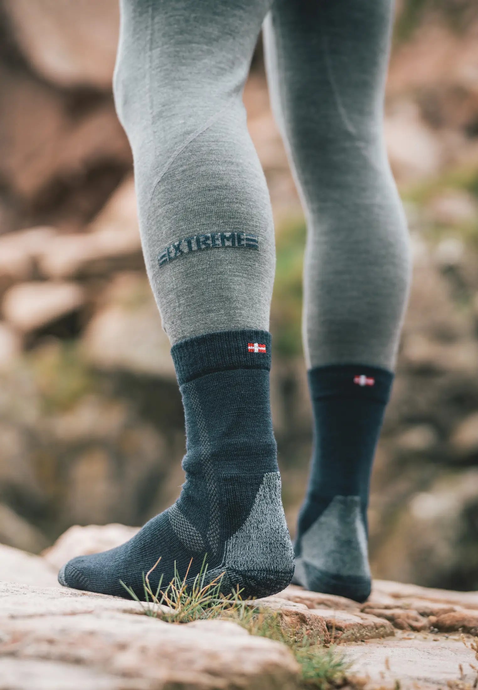 Regnsncox | Merino Wool Blend Hiking Crew Socks for Outdoor Wear