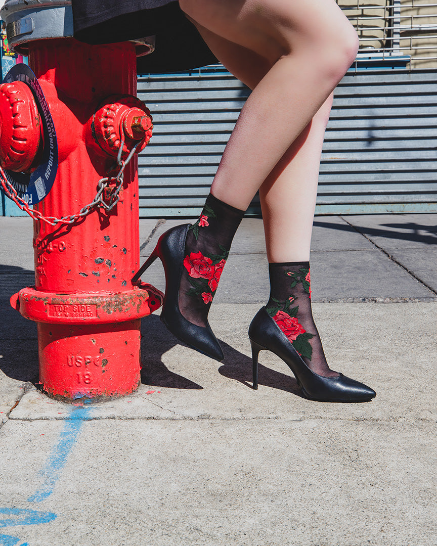 Regnsncox | Sheer Ankle Socks with Rose Floral Pattern for Elegant Styling