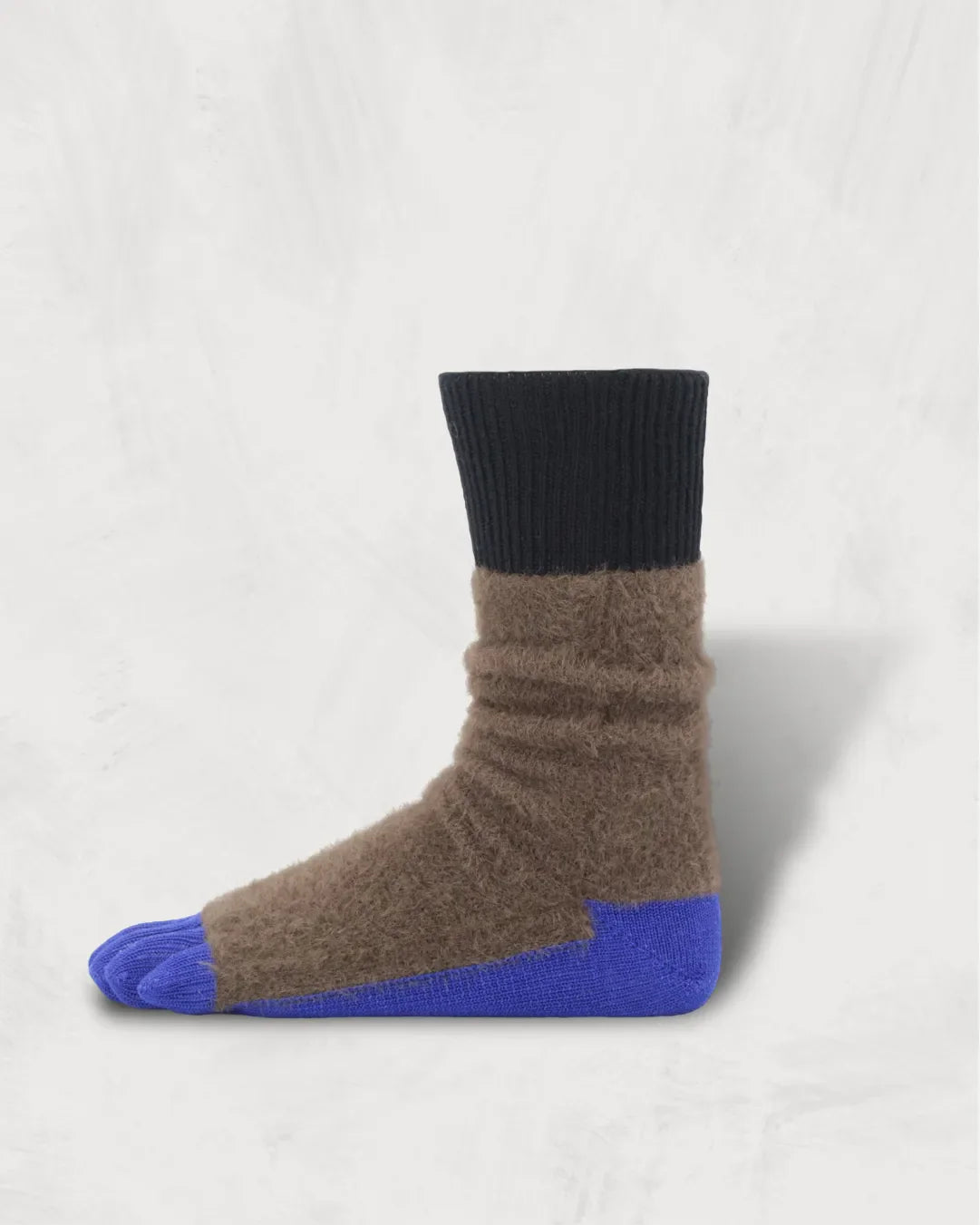 Regnsncox | Artistic Five-Toe Socks Inspired by Primate Foot Form