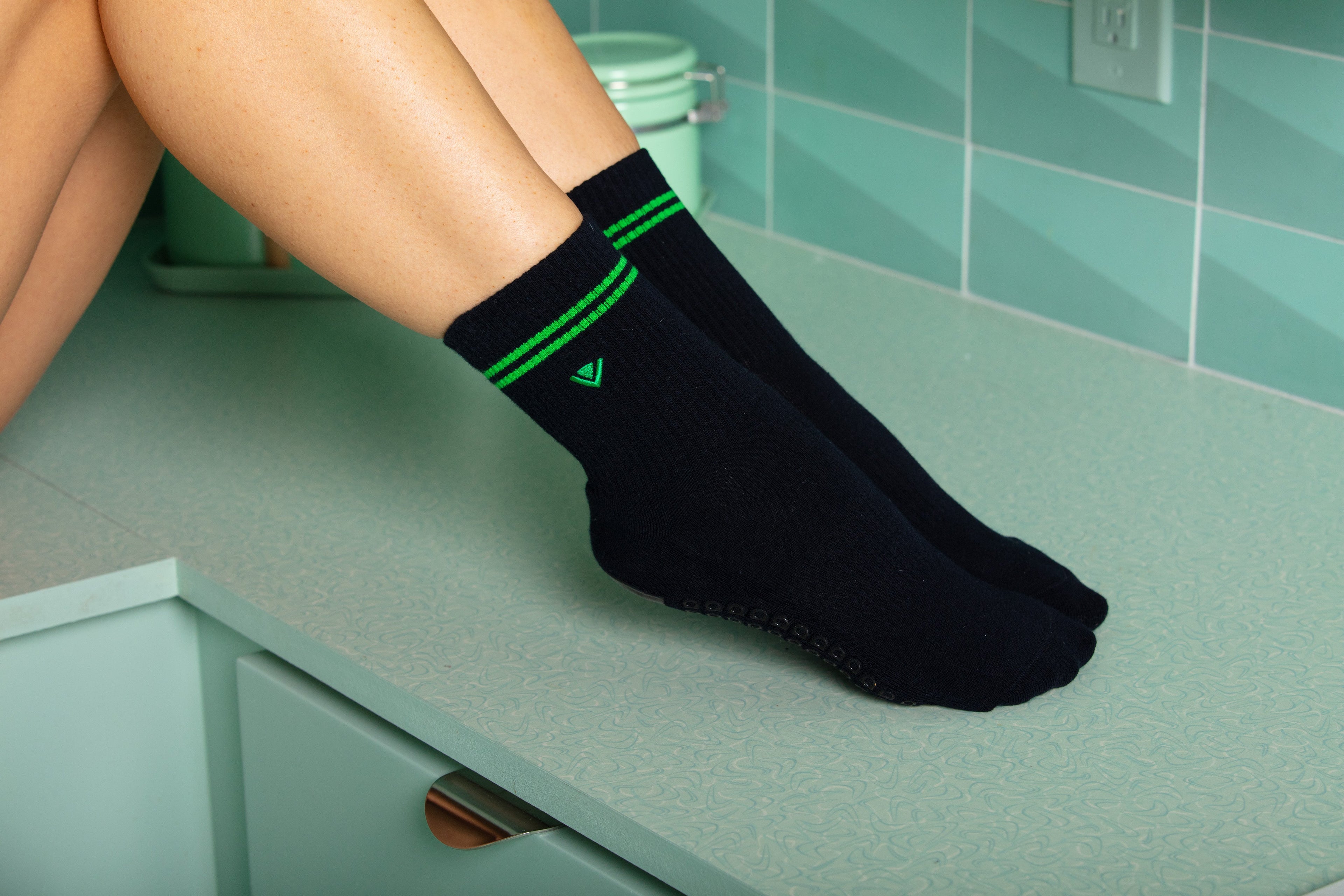 Regnsncox | Women’s Classic Crew Grip Socks with Stripe Detail