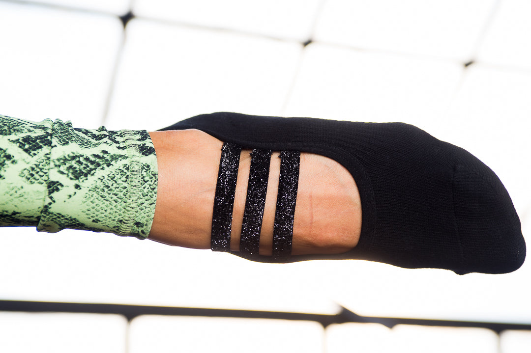 Regnsncox | Women’s Grip Socks with Sparkle Strap Detail