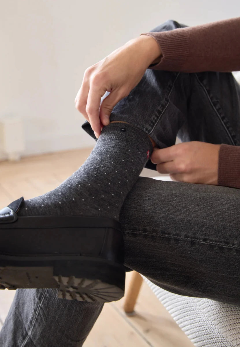 Regnsncox | Merino Wool Dress Socks with Button for Organized Comfort