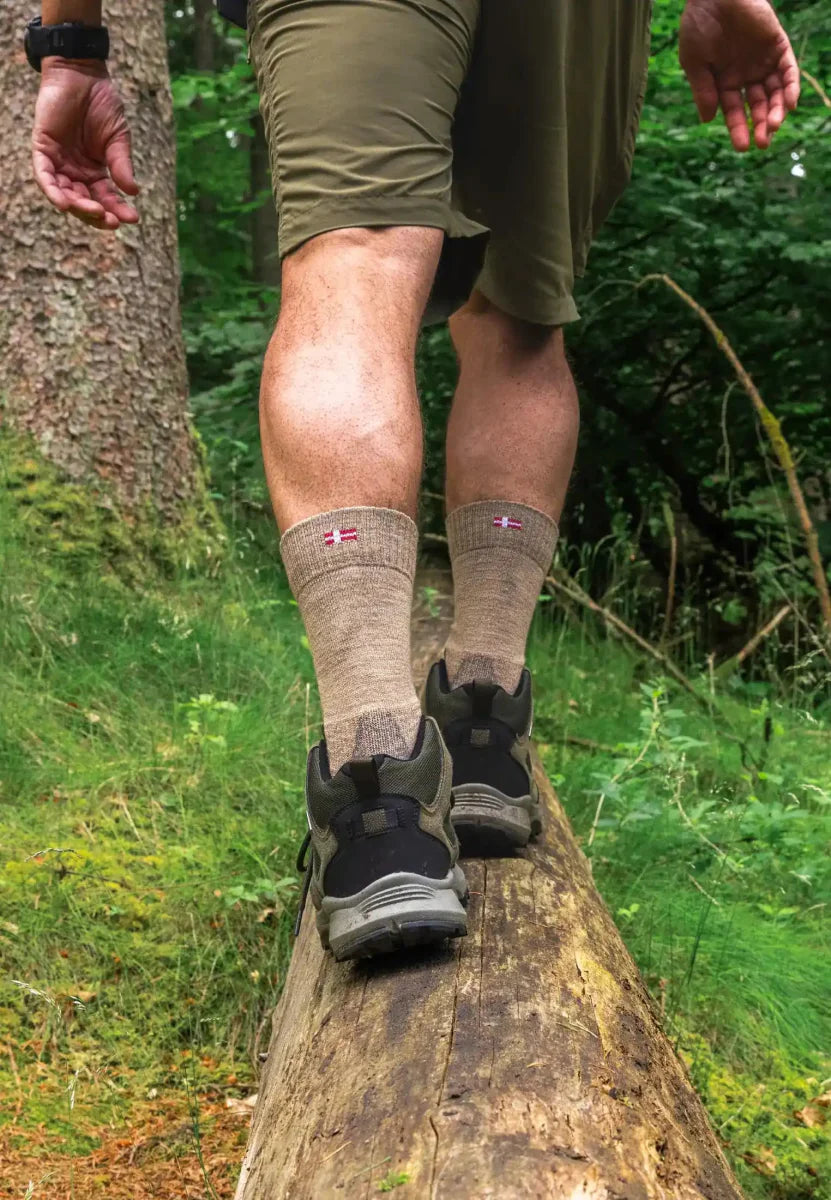 Regnsncox | Merino Wool Blend Hiking Crew Socks for Outdoor Wear