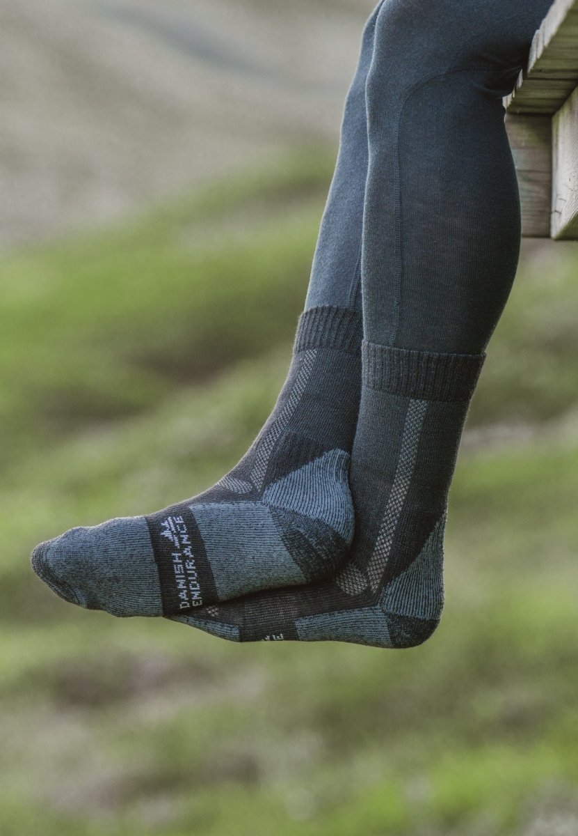 Regnsncox | Merino Wool Blend Hiking Crew Socks for Outdoor Wear