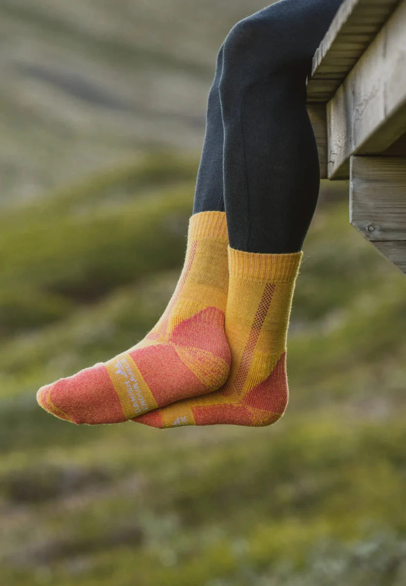 Regnsncox | Merino Wool Blend Hiking Crew Socks for Outdoor Wear